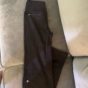 Lulu lemon black yoga pants size 4